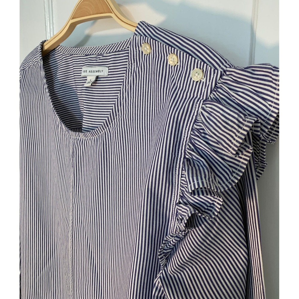 Free Assembly Blouse Blue White Striped Ruffle Shoulder Button 80s Preppy / SZ L - Picture 5 of 11
